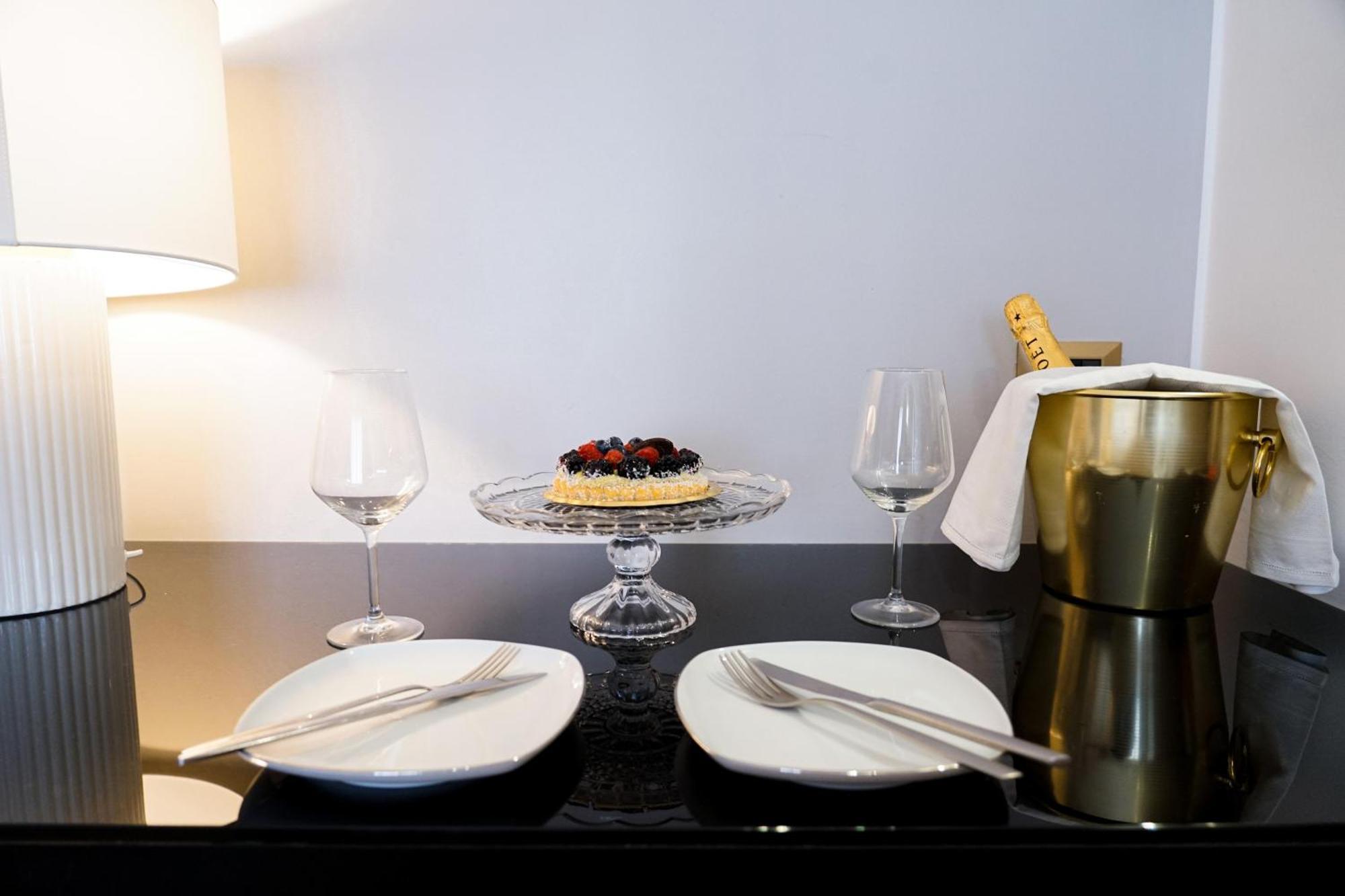 The Unique Hotel Milan Luaran gambar