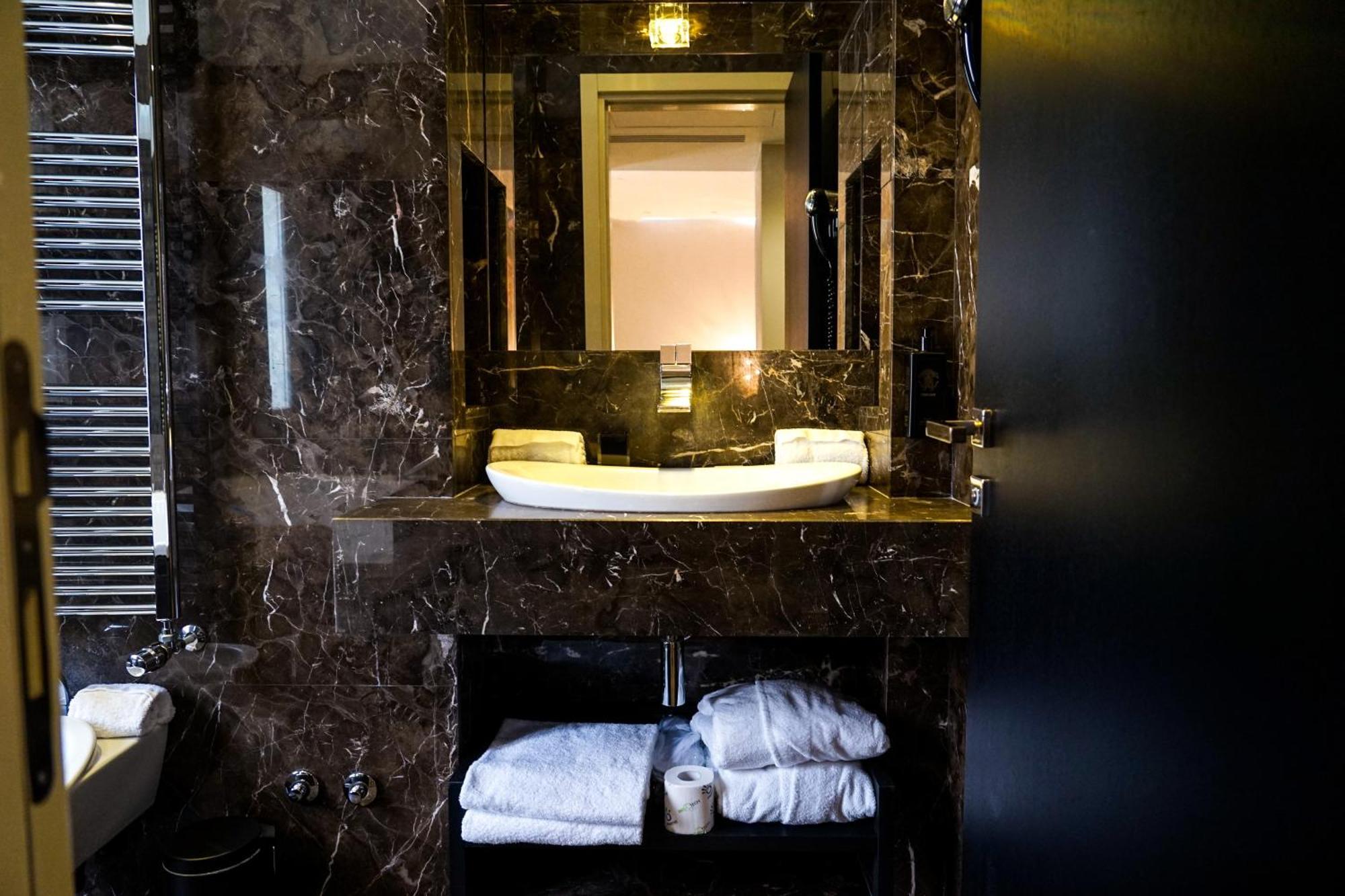 The Unique Hotel Milan Luaran gambar
