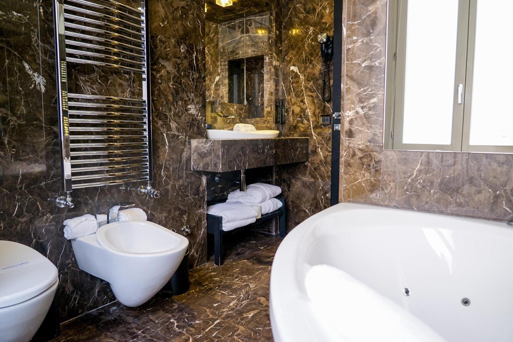 The Unique Hotel Milan Luaran gambar