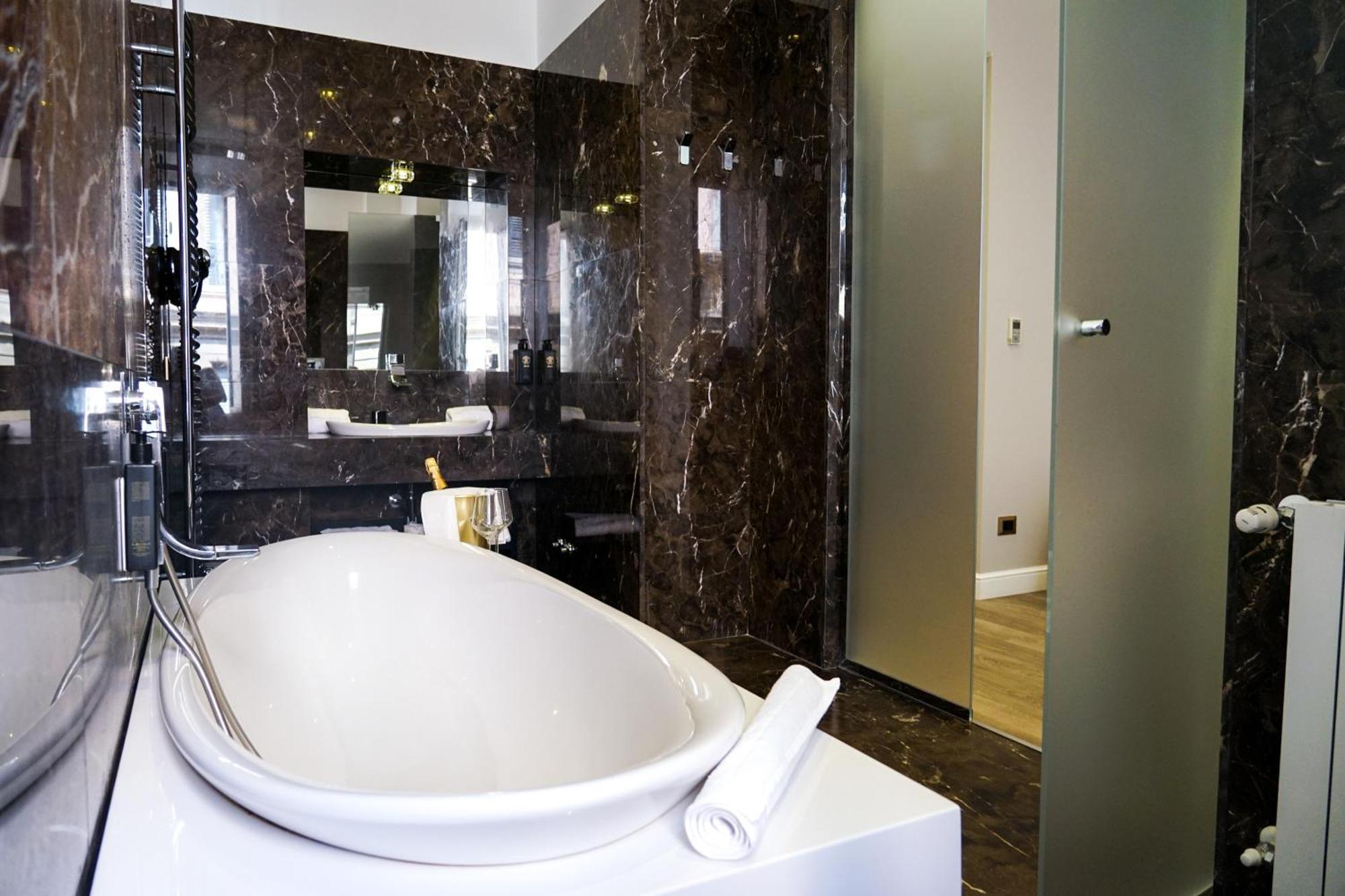 The Unique Hotel Milan Luaran gambar