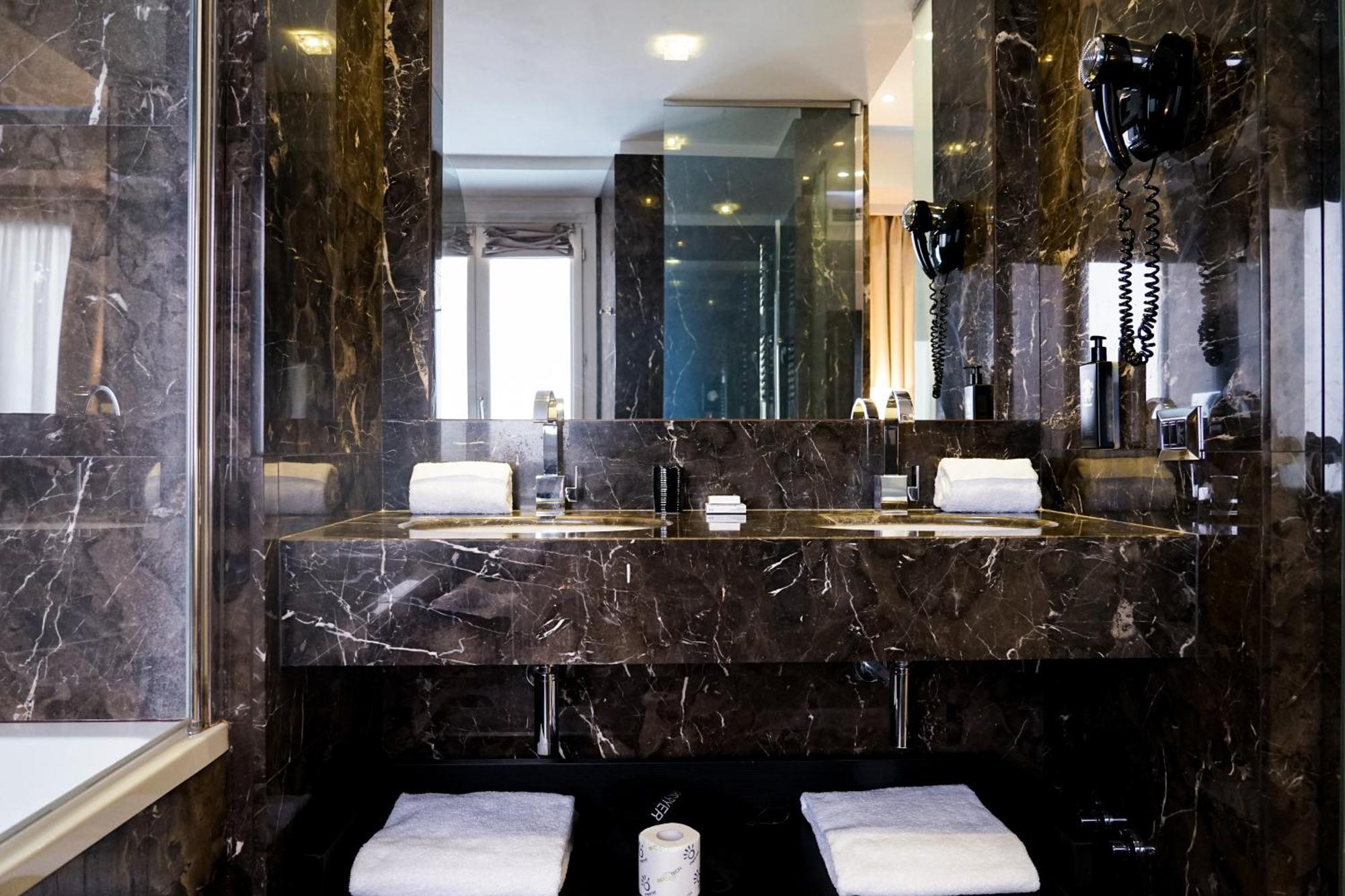 The Unique Hotel Milan Luaran gambar
