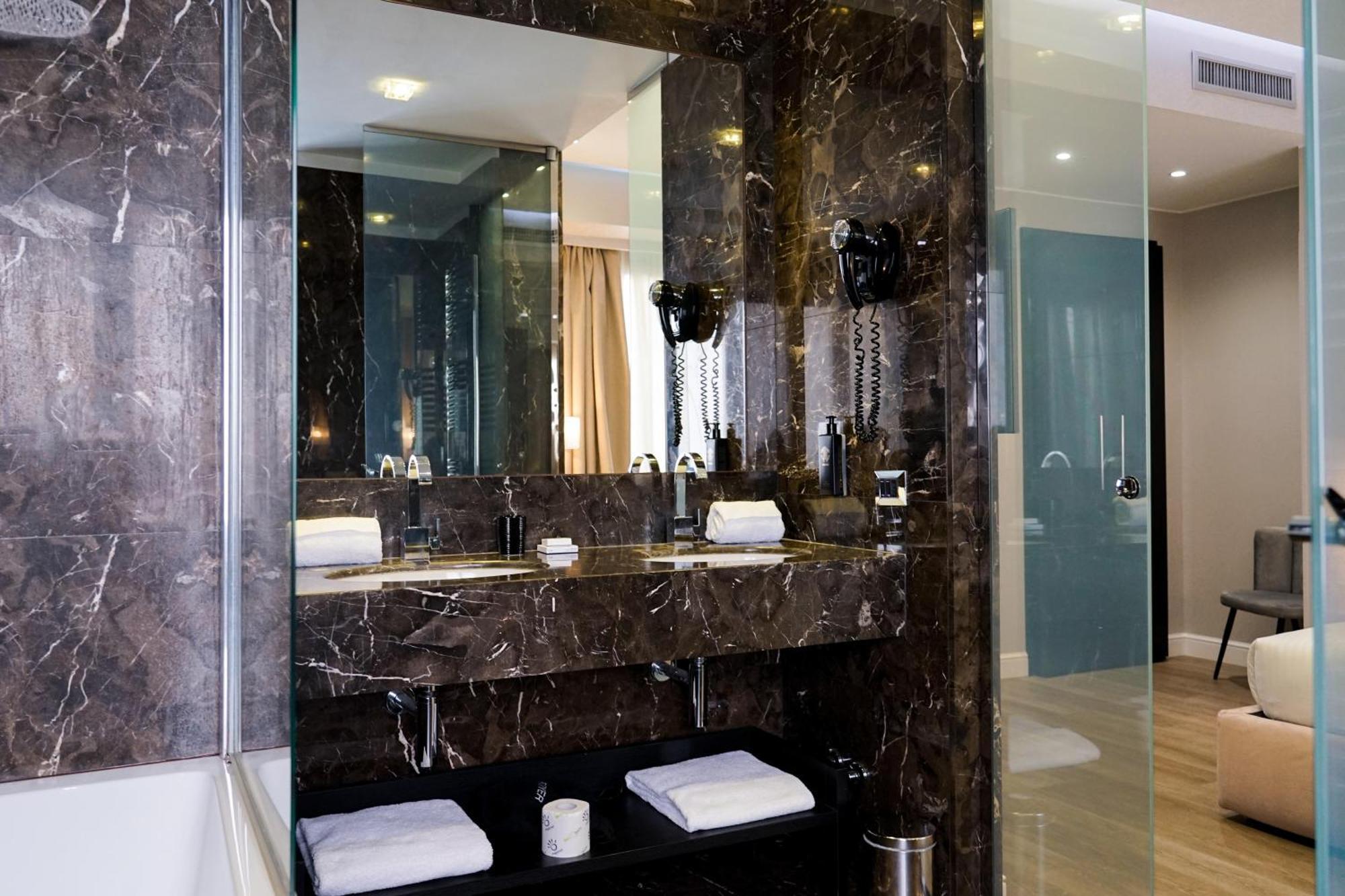 The Unique Hotel Milan Luaran gambar